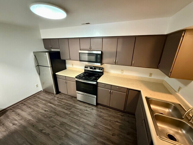 Foto del edificio - 5615 Baronswood Cir