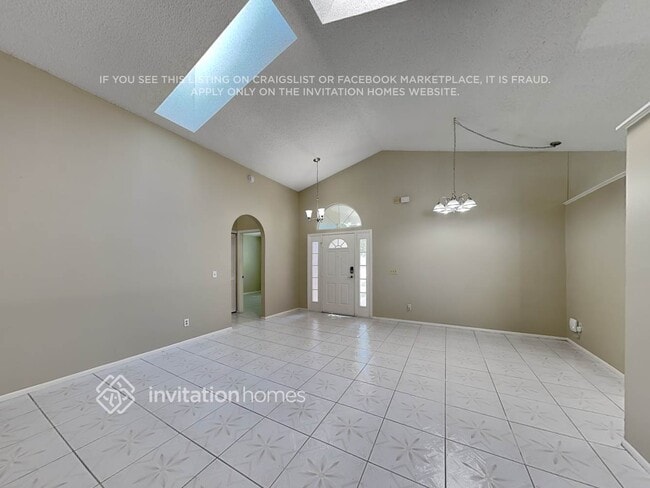 Building Photo - 1369 Tindaro Dr