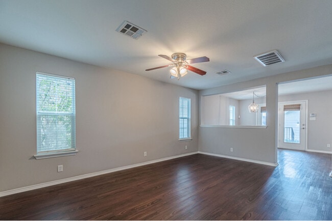 Building Photo - 403 McGarity