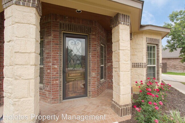 Building Photo - 4 br, 2.5 bath House - 5102 Thymus Dr.