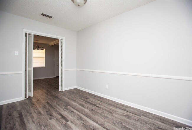 Building Photo - 6100 Senate Dr