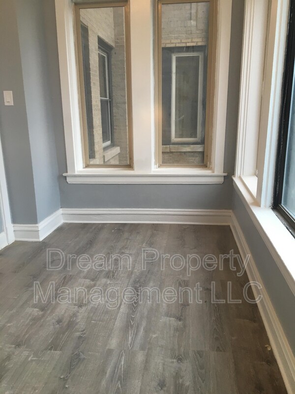 Building Photo - 4817 S King Dr