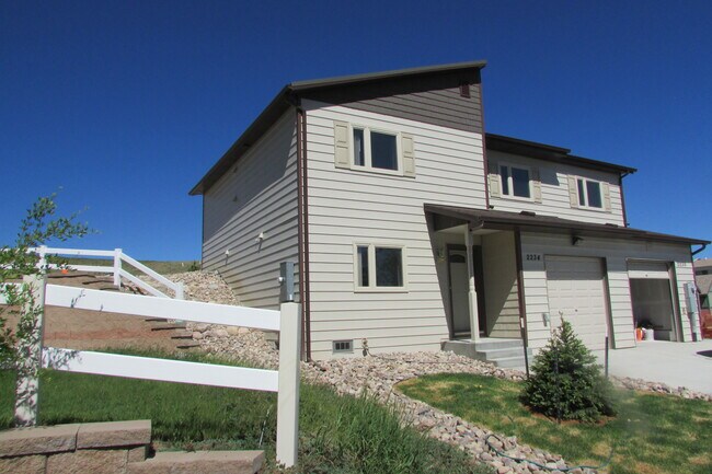 South half of duplex - 2234 Lamplighter Ln