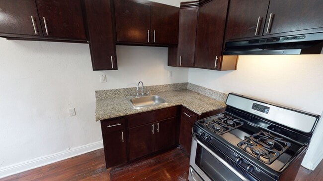 Building Photo - Budlong Apartments...Newly Renovated Studi...