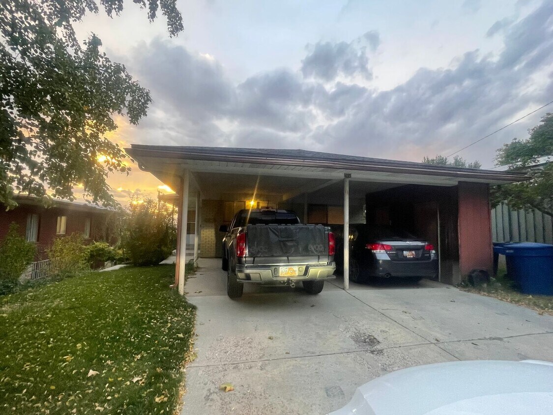 Primary Photo - Beautiful duplex for rent near Capitol!