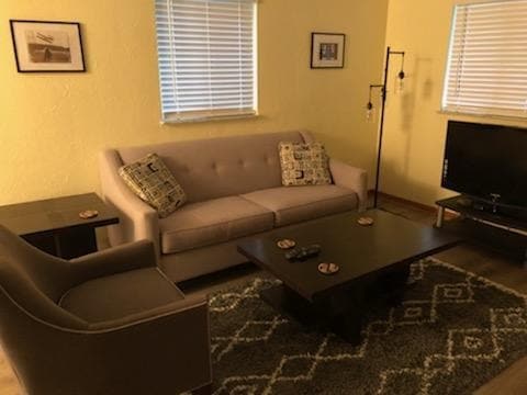 Building Photo - 426 Kling Dr