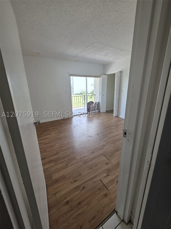 Foto del edificio - 5100 SW 41st St