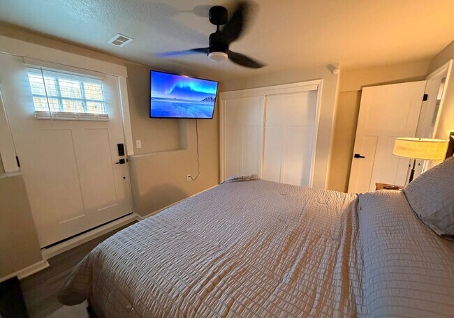 Foto del edificio - 4434 Honey Bee Rdg