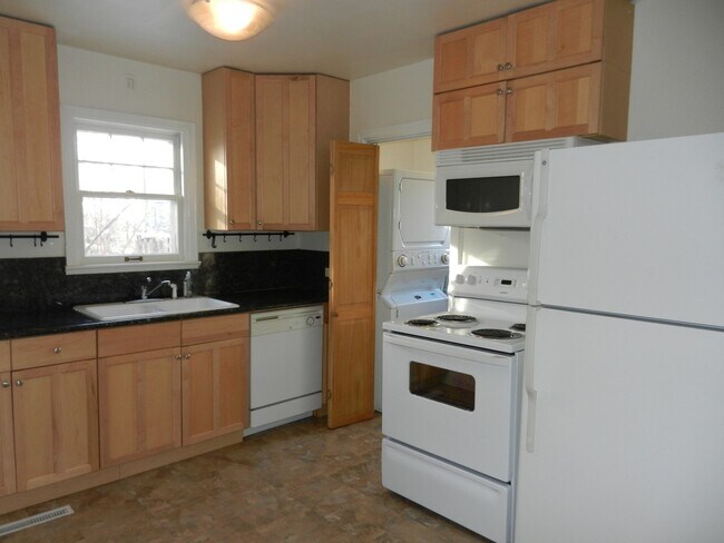 Foto del edificio - $0 DEPOSIT OPTION. CHARMING 3 BED 1 BATH R...