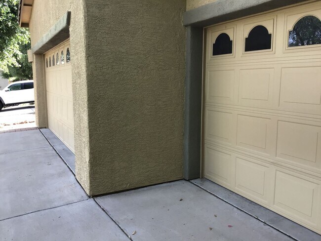 Foto del edificio - 5 Bdrm, 3 Full bath, clean nice home in Oro Valley-La Canada & Naranja