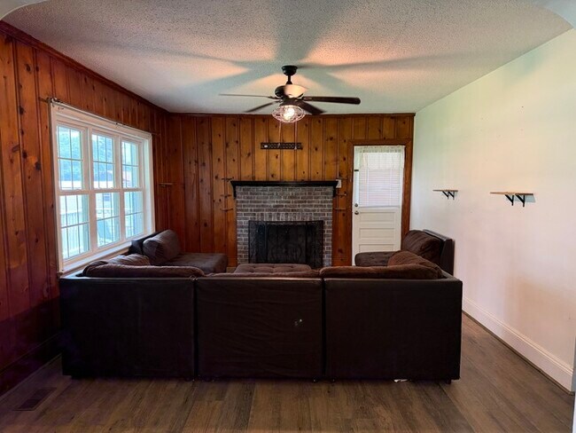 Foto del edificio - 38 Buttercup Ln