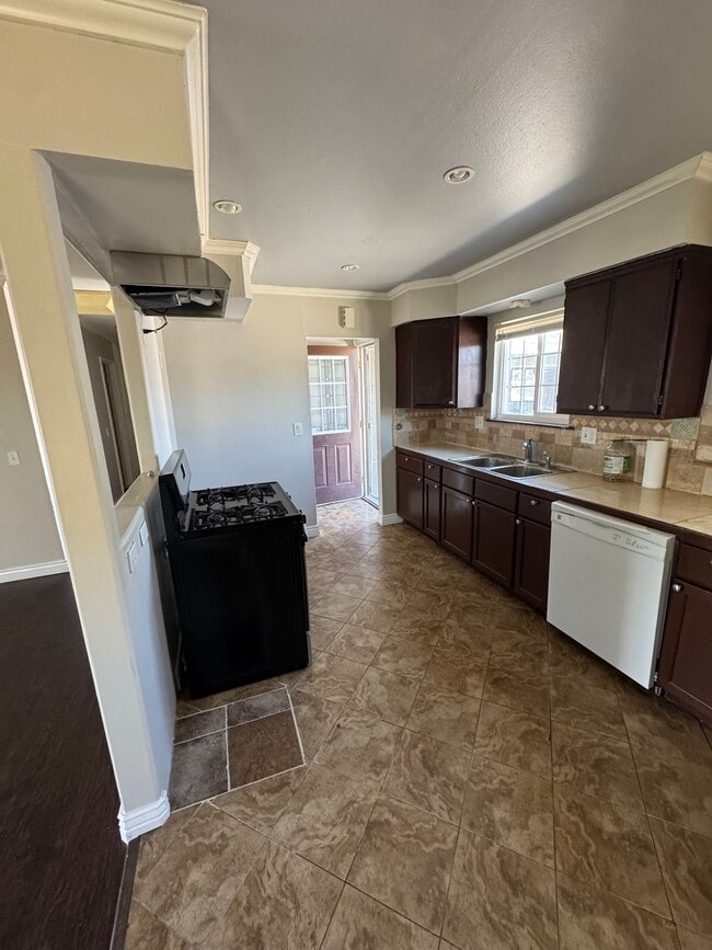 Building Photo - 14433 Mojave Ln