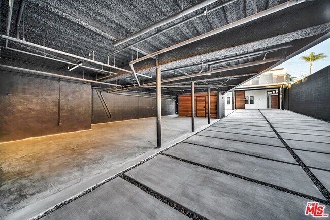 Building Photo - 1447 11th St