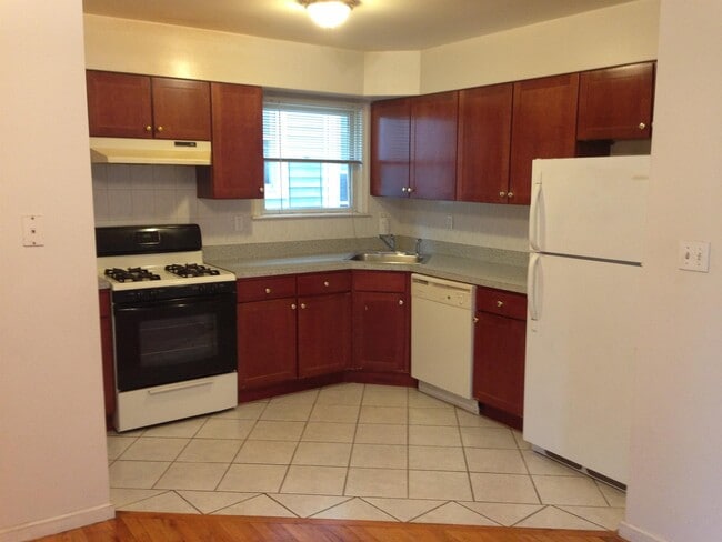 Building Photo - 19 Van Wagenen Ave