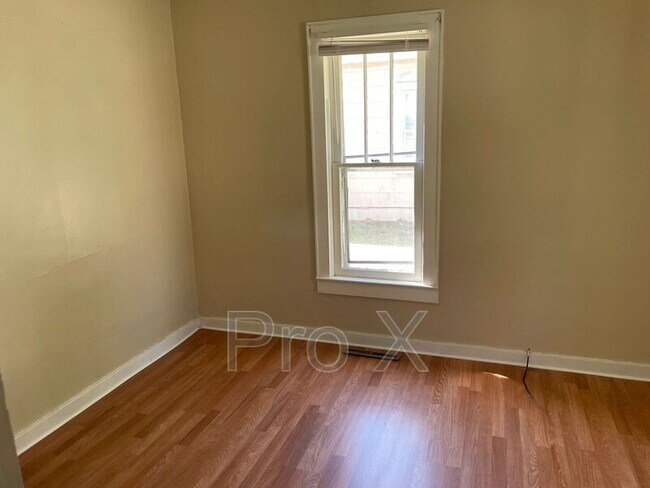 Foto del edificio - 424 E 21st St