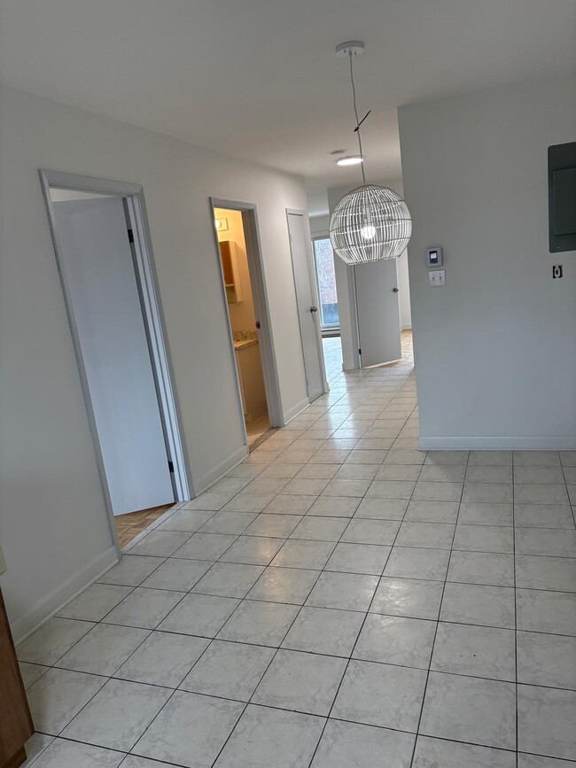 Building Photo - 11958 Av. Matte