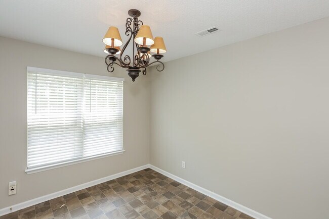 Foto del edificio - 2112 Highland Park Dr