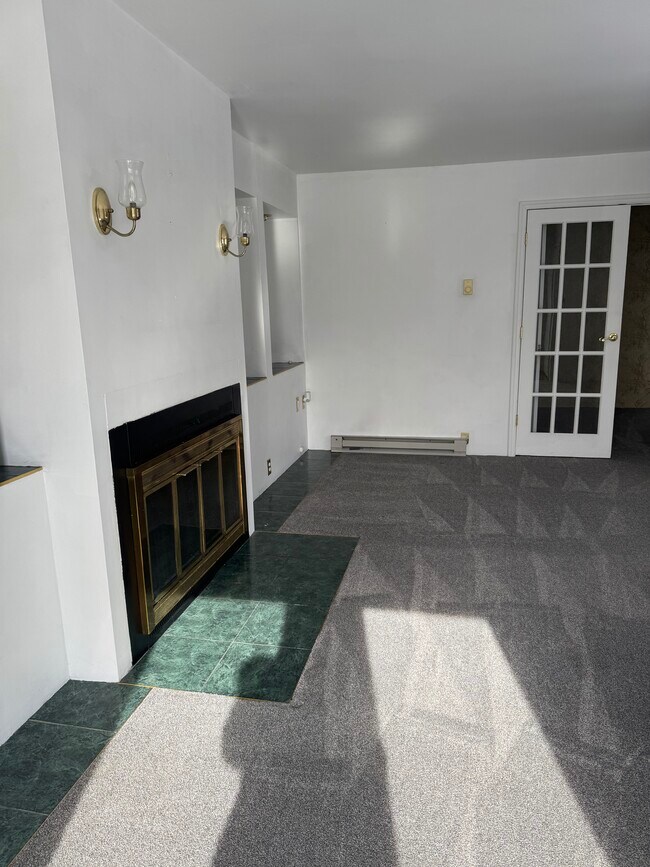Foto del edificio - 8026 Ridge Rd