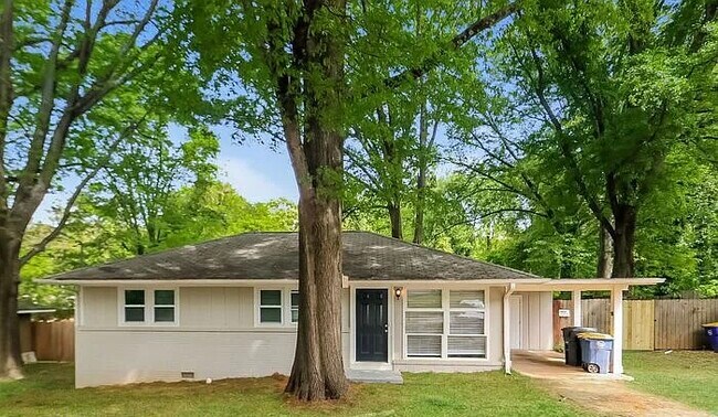 Foto del edificio - 2296 Lakewood Dr NW
