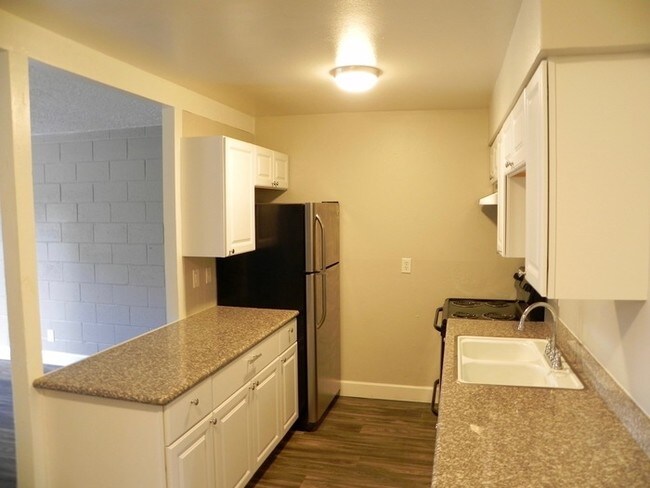 Foto del edificio - Home@Uptown! 2 Bedroom! Avaialbe Now!