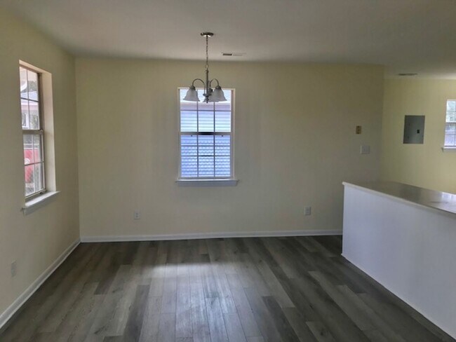 Foto del edificio - Must see this Adorable 3 bedroom 1 bath ho...