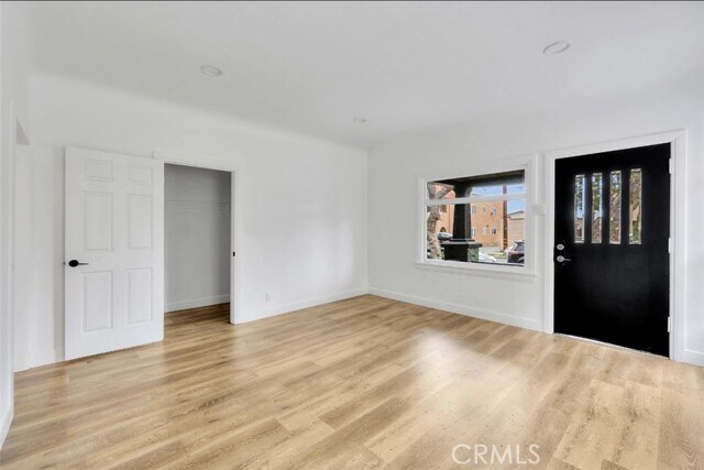 Foto del edificio - 586 W 12th St