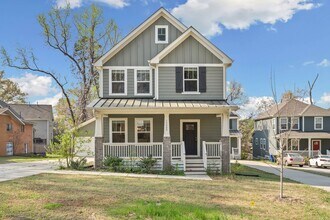 Building Photo - 1308B Castlebay Rd