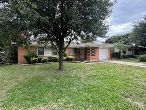Building Photo - 1223 Dumont Dr