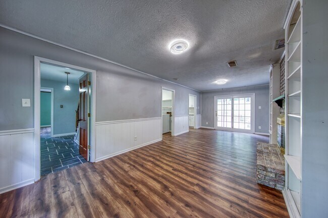 Foto del edificio - 105 Newton Ln