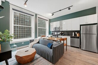 Building Photo - 417 S Dearborn St