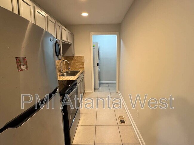 Foto del edificio - 1796 Spring St NW