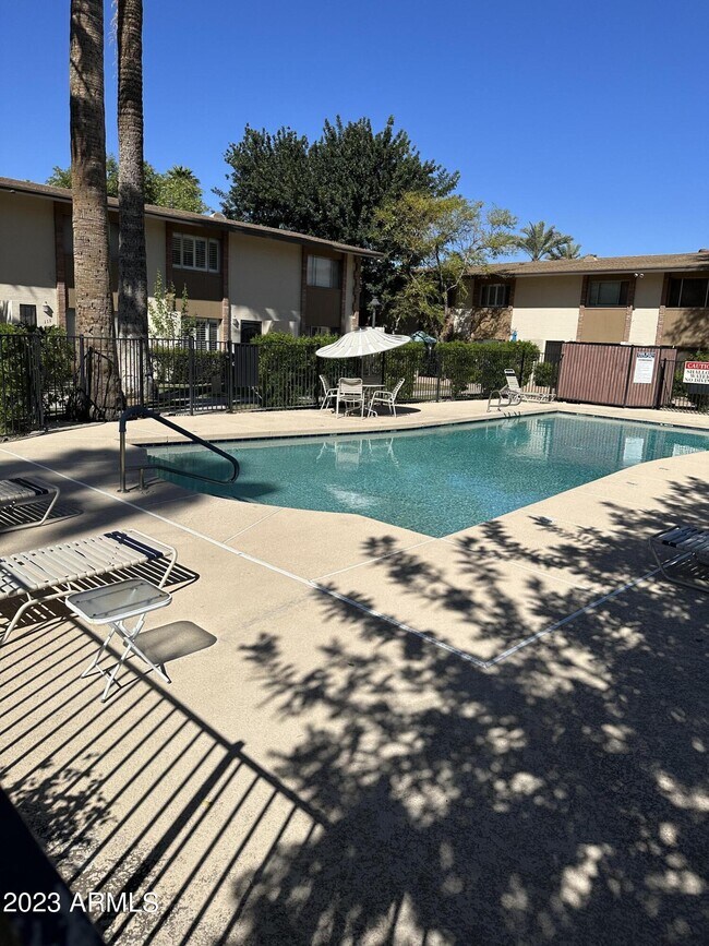 Foto del edificio - 4701 N 68th St