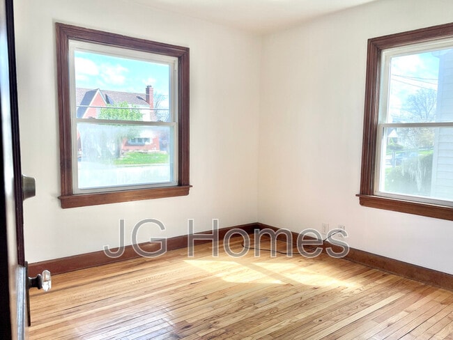 Building Photo - 1810 Cypress St