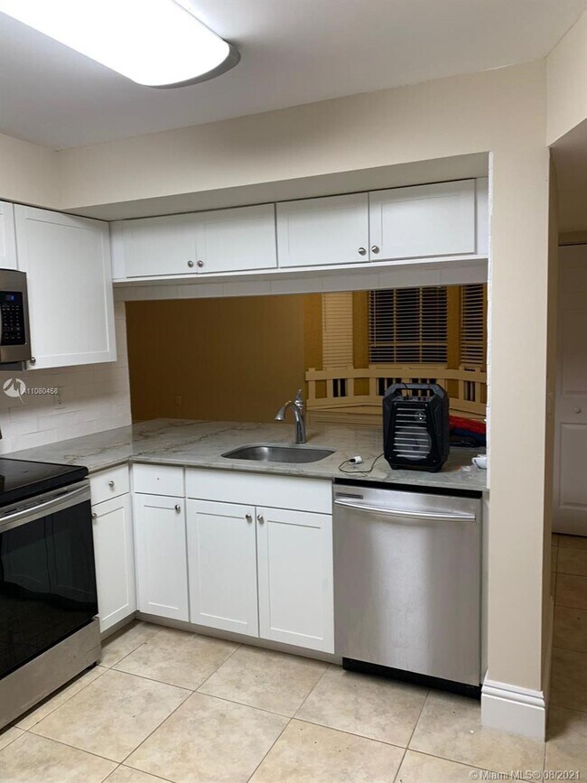 Foto del edificio - 13216 Glenmoor Dr