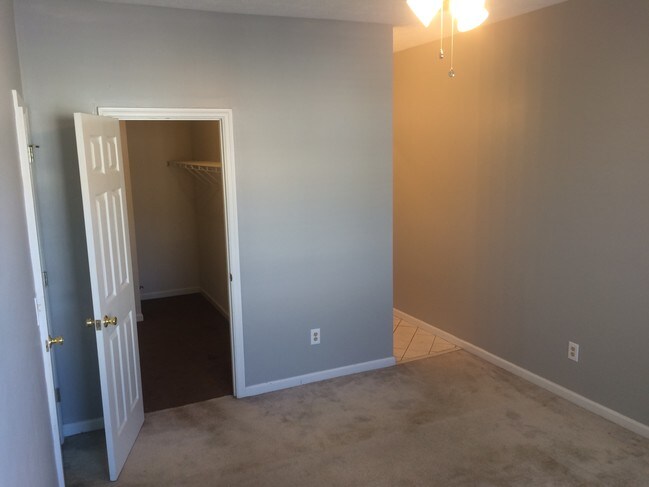 Building Photo - 504 Churchill Crossing