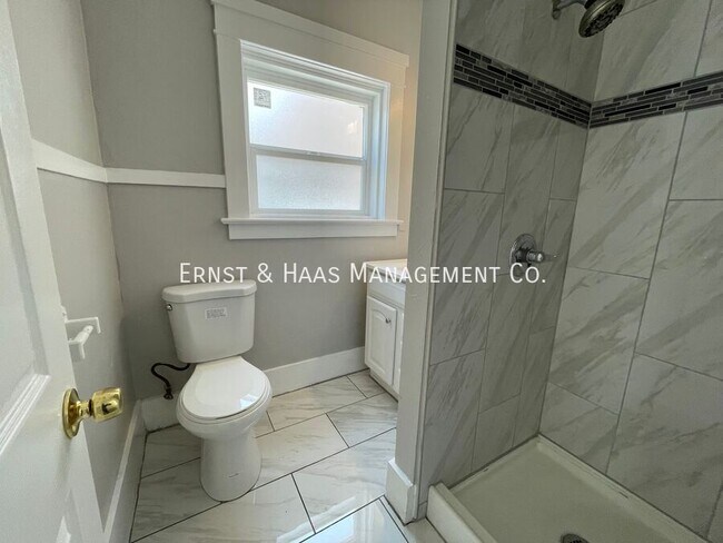 Foto del edificio - 354 Chestnut Ave