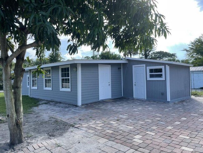 Foto del edificio - 443 SE Cortez St