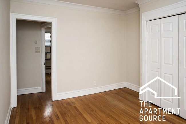 Photo - 837 W Cornelia Ave Apartment