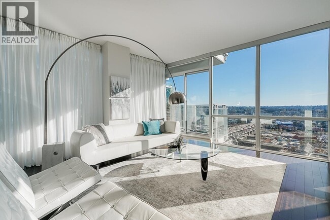 Building Photo - 1455 Howe St