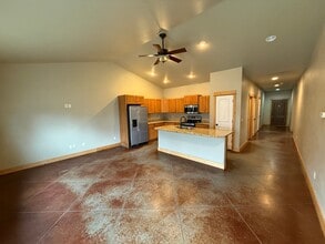 Building Photo - 1870 Leeward Ct