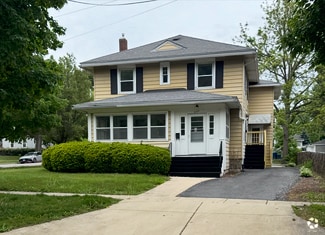 Building Photo - 527 Peyton St