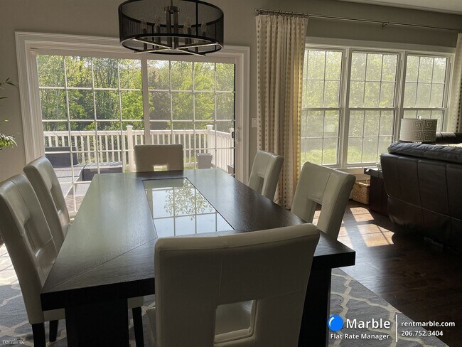 Foto del edificio - 4 br, 2.5 bath Townhome - 7 Yorkshire Ct