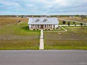 Building Photo - 10 N J Hernandez St