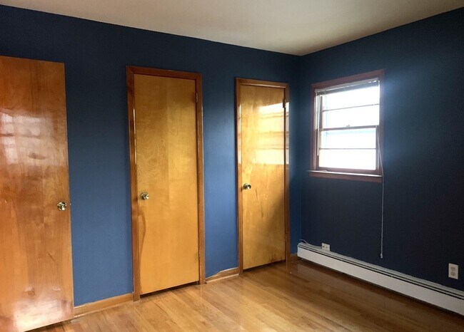 Building Photo - 315 Elm Ave