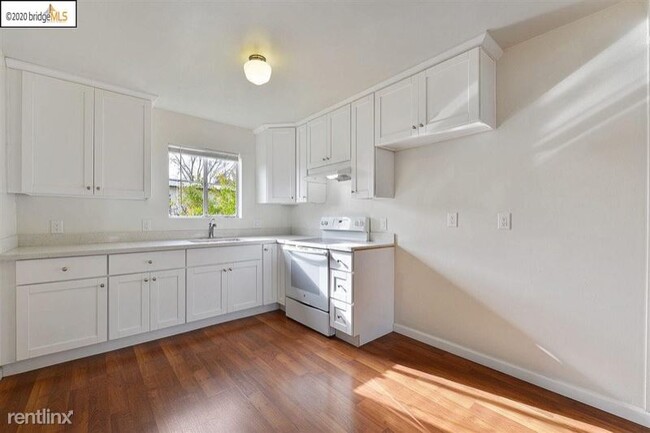 Building Photo - 3 br, 2 bath House - 42848 Peachwood St