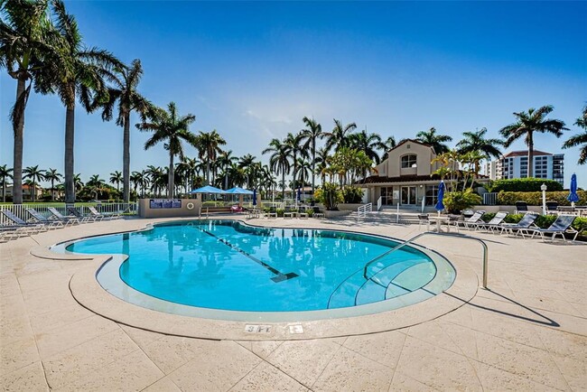 Building Photo - 6000 Bahia Del Mar Cir