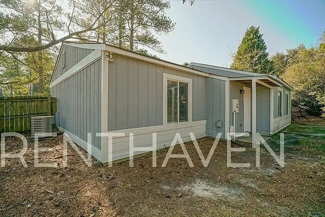 Foto del edificio - 421 Rockingham Rd