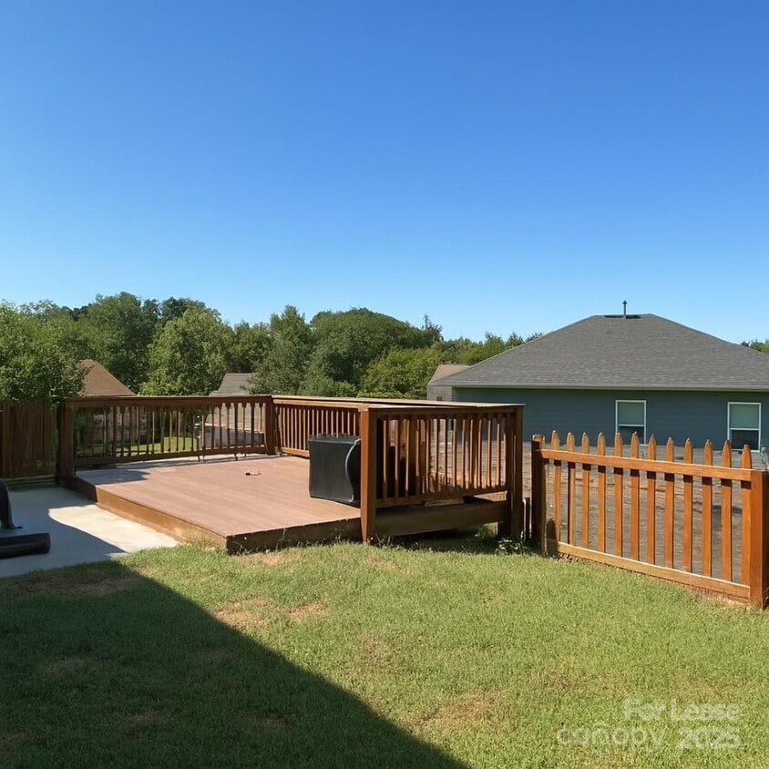Building Photo - 1552 Moss Creek Dr