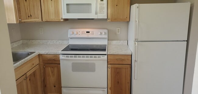 Building Photo - 4345-4347 Santa Anna Dr
