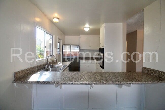 Building Photo - 2029 Goshawk St